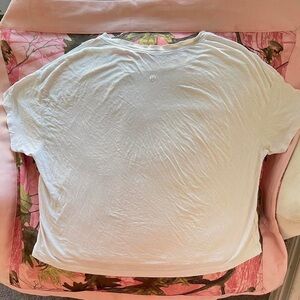 Lululemon white short sleeve tee